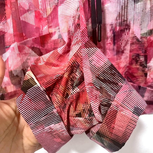 Lululemon Spring Break Away Short *4-way Stretch 3"
Sun Dazed Multi Pink 12 - Picture 5 of 10